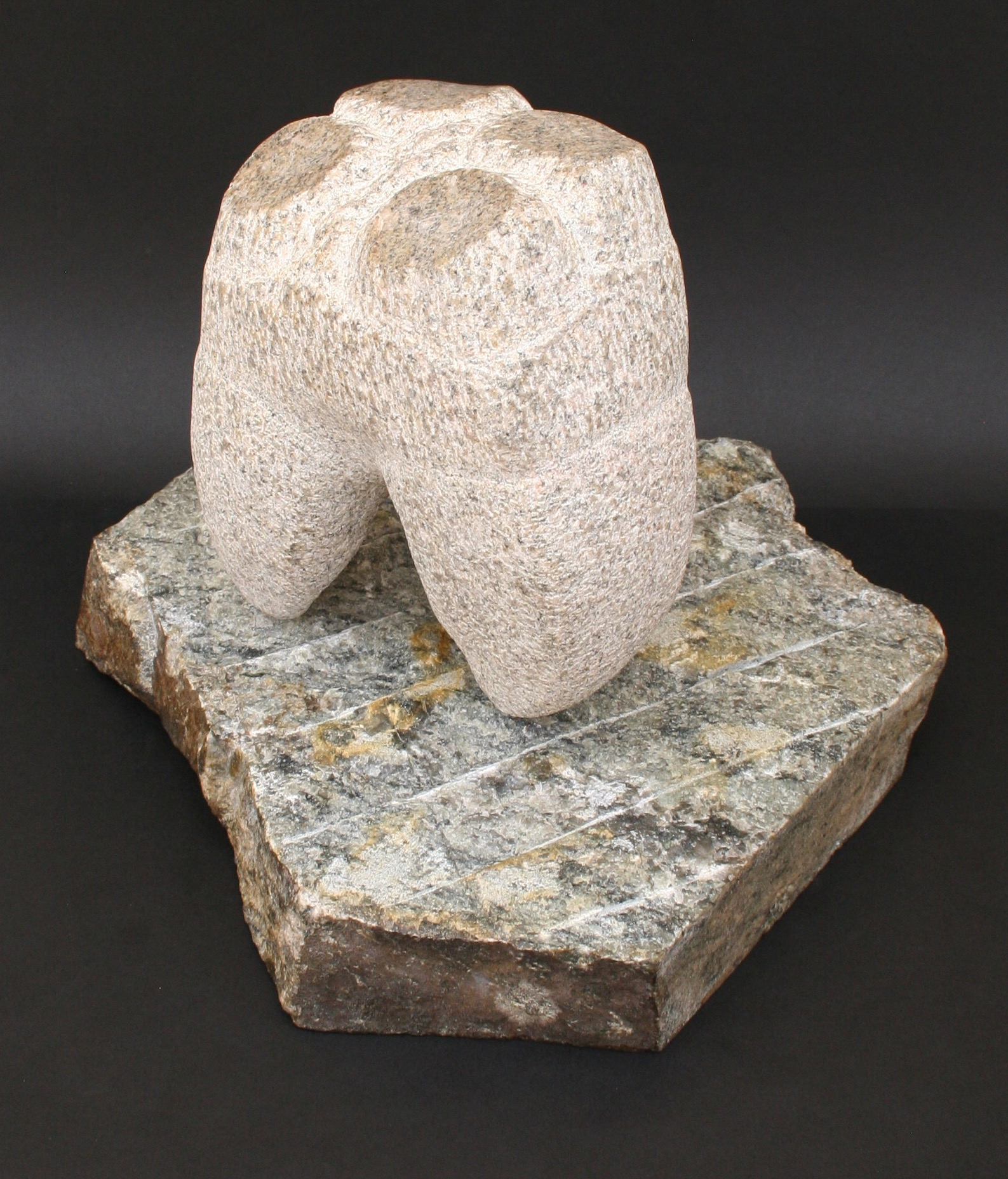 Kindtand, granit h=25cm