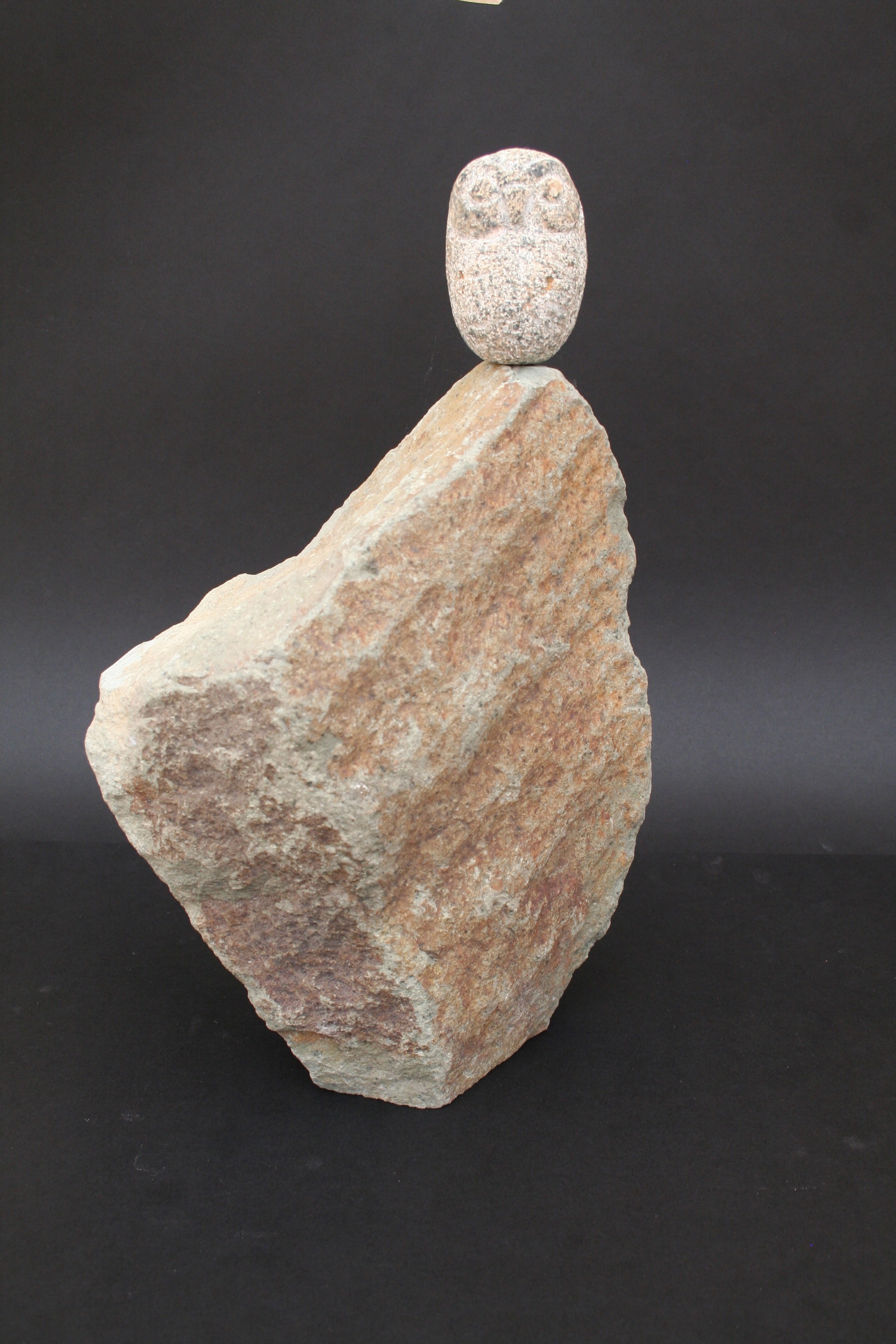 Ugle, granit/kalksten h=35cm