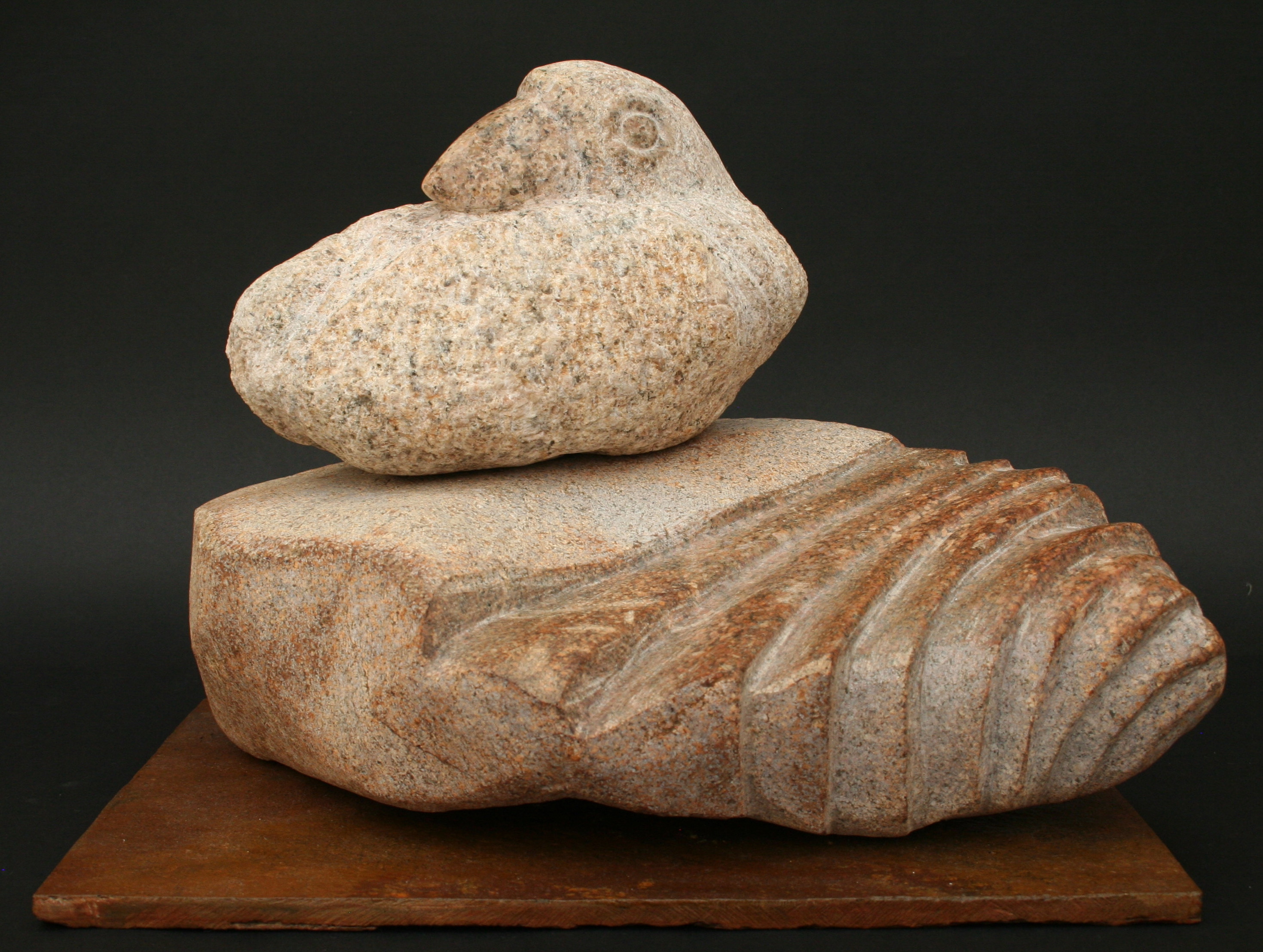 Ælling, granit, h=25cm